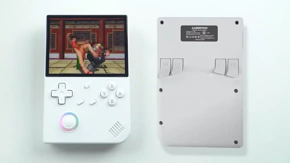 Anbernic готовится перевернуть мир портативного гейминга новой ретро-консолью RG40XX V