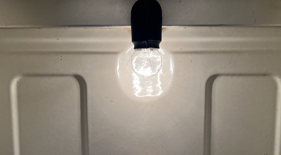 Кстати, бывают и такие варианты — с полноценными лампами накаливания как в люстре. Например, в советской «Москве» производства ЗИЛ.