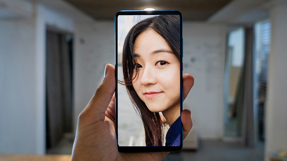 В устройствах Honor появится встроенная технология распознавания дипфейков