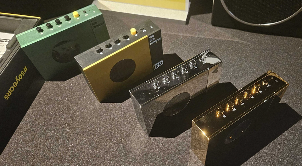 Вещь дня: кассетный плеер We Are Rewind с Bluetooth и встроенным аккумулятором