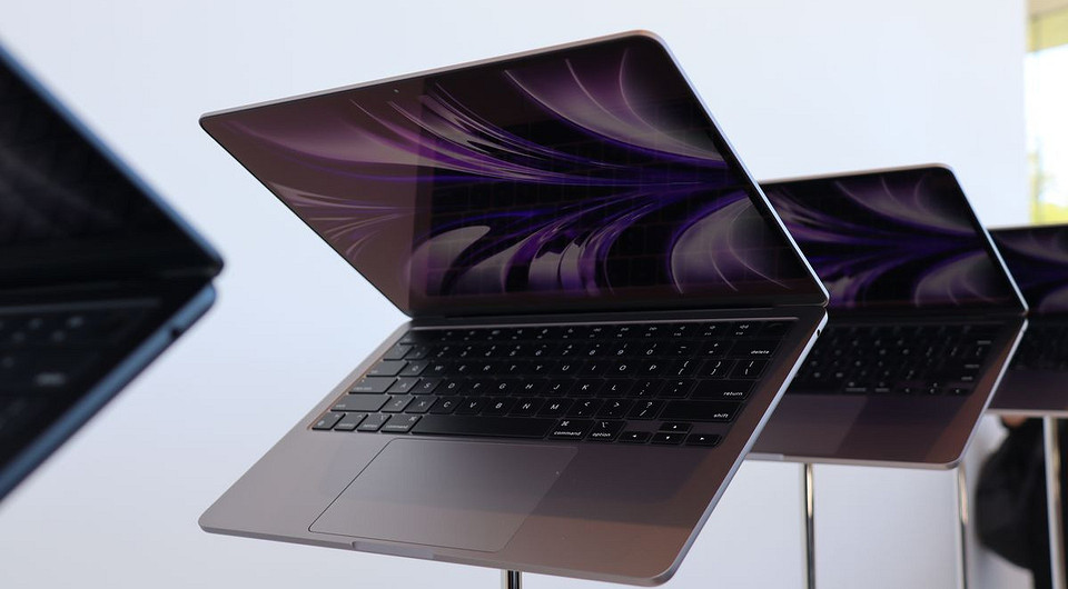 У Apple изменились планы: MacBook Air с OLED-дисплеем откладывается