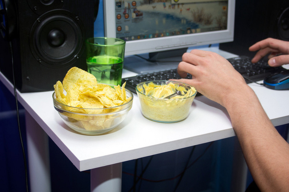 Как не терять контроль над здоровьем при сидячем образе жизни?