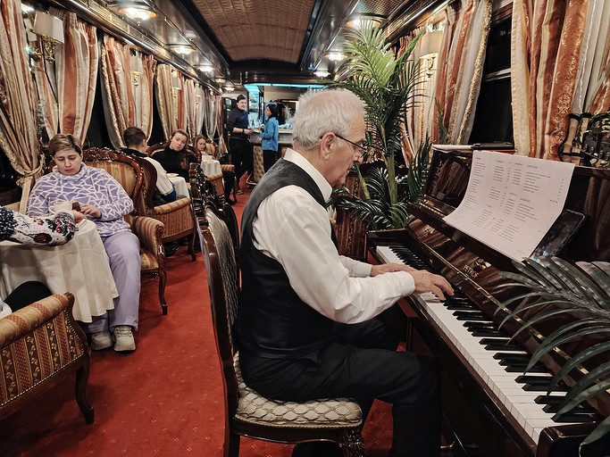 Встречаем новый смартфон HONOR X9c: первые впечатления и проверка на прочность