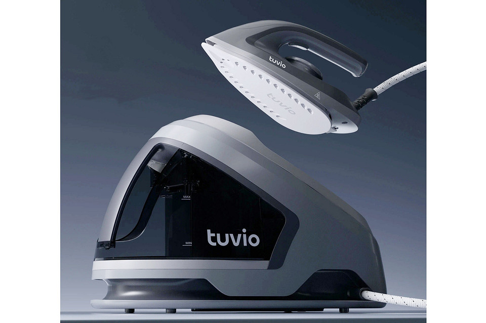 Секрет безупречного внешнего вида: 3 устройства, которые избавят вещи от складок