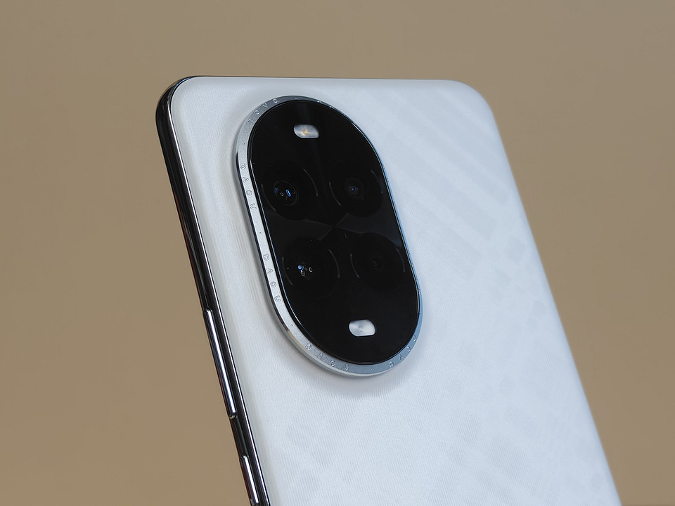 Обзор смартфона HUAWEI nova 13 Pro: элегантный дизайн и отличные камеры Обзор смартфона HUAWEI nova 13 Pro: элегантный дизайн и отличные камеры