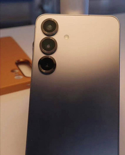 Samsung Galaxy S25, Galaxy S25+ и суперфлагман Galaxy S25 Ultra показали на реальных фото