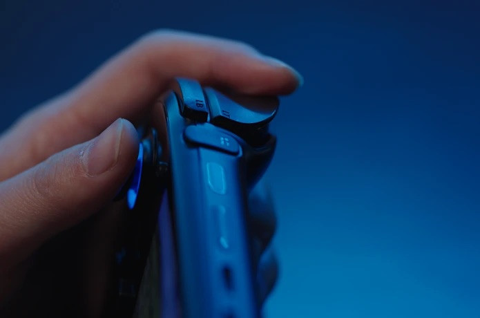 Представлена Ayaneo 3 — первая в мире модульная портативная консоль на Windows