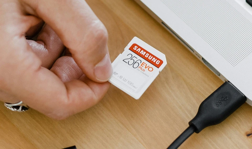 Как снять защиту записи флешки: избавляемся от ошибки «диск защищен» Как снять защиту записи флешки: избавляемся от ошибки «диск защищен»