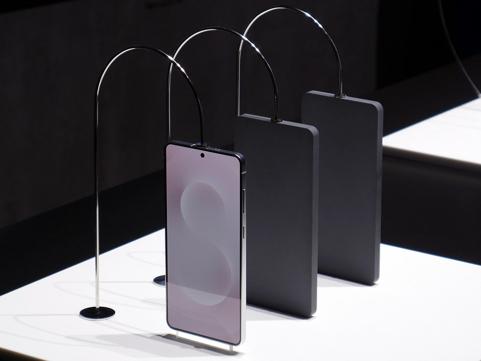 Какие камеры получил Samsung Galaxy S25 Edge? Инсайдеры раскрыли характеристики