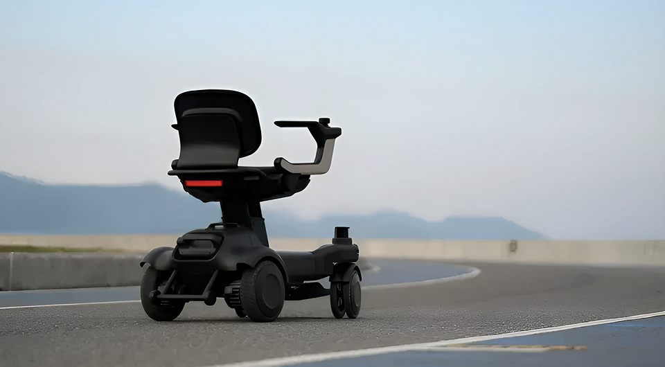 Вещь дня: полноприводный электрический стул на колесах Strutt ev¹ c автопилотом