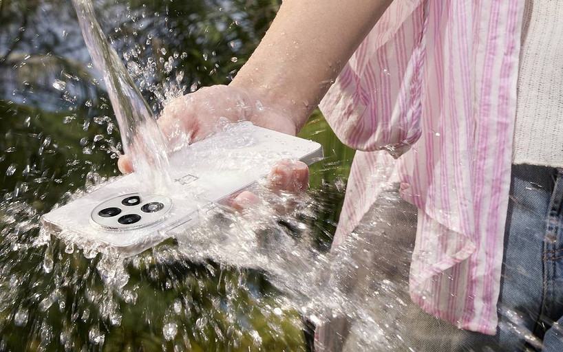 Вышел OnePlus 13R с чипом Snapdragon 8 Gen 3 и телеобъективом на 50 Мп