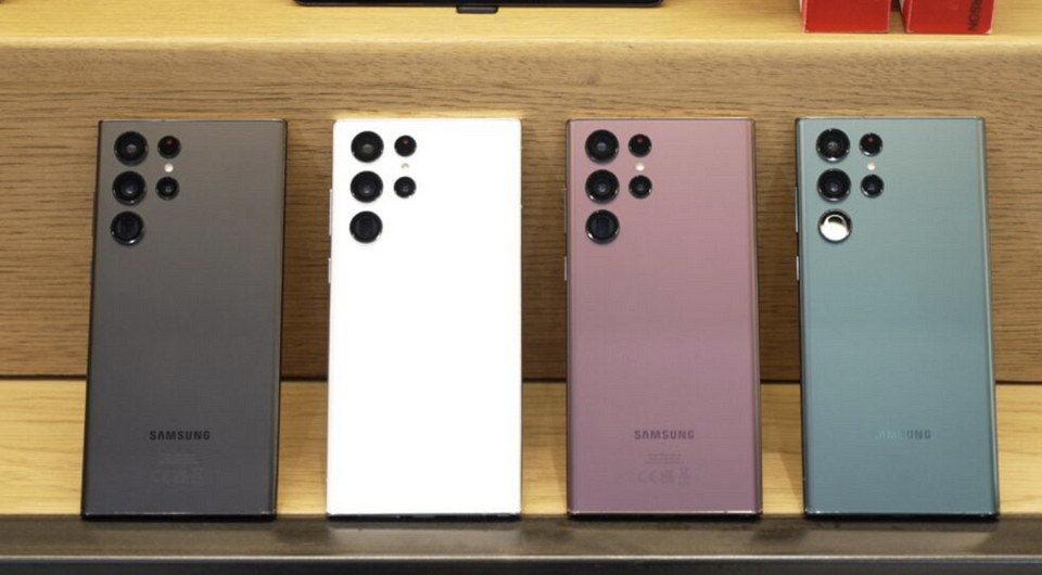 Samsung остановила развертывание One UI 8 для смартфонов линейки Galaxy S22 без объяснения причин