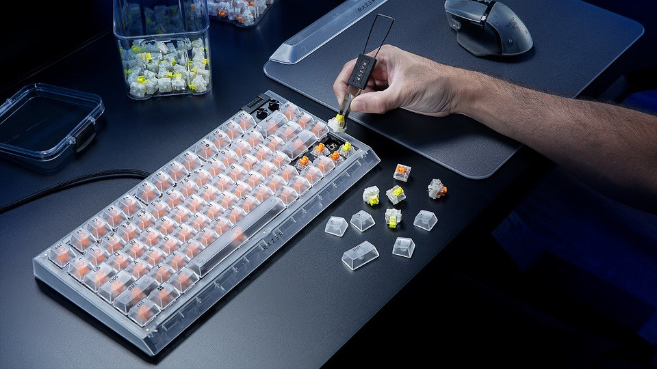 Фанаты прозрачных гаджетов будут в восторге: Razer представила коллекцию Phantom White Фанаты прозрачных гаджетов будут в восторге: Razer представила коллекцию Phantom White