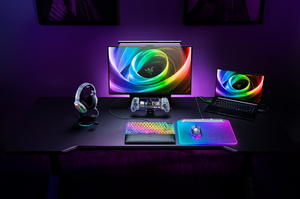 Фанаты прозрачных гаджетов будут в восторге: Razer представила коллекцию Phantom White Фанаты прозрачных гаджетов будут в восторге: Razer представила коллекцию Phantom White