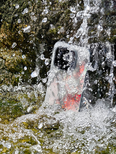 iQOO 15 официально получит перископ и поддержку беспроводной зарядки