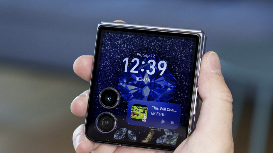 Раскладушку HONOR Magic V Flip 2 с батареей на 5500 мА*ч протестировали на автономность