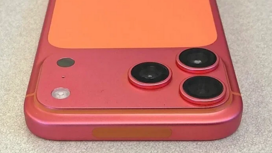 В том, что оранжевые iPhone 17 Pro становятся розовыми, виновата перекись водорода