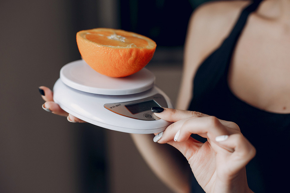 Считаем калории с помощью приложений, весов и умных носимых устройств