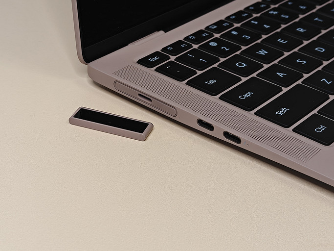 Обзор ультралегкого и тонкого ноутбука HONOR MagicBook Art 14 2025: килограмм уверенности