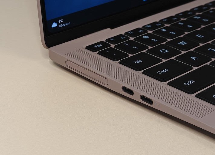 Обзор ультралегкого и тонкого ноутбука HONOR MagicBook Art 14 2025: килограмм уверенности