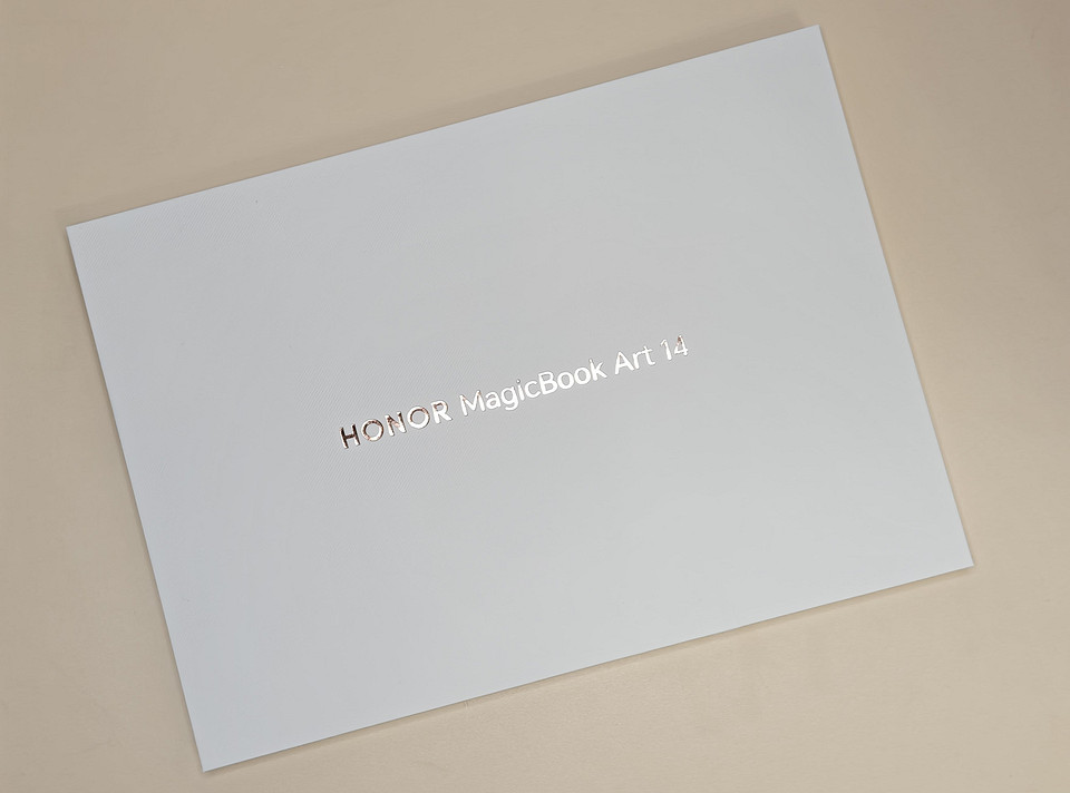 Обзор ультралегкого и тонкого ноутбука HONOR MagicBook Art 14 2025: килограмм уверенности