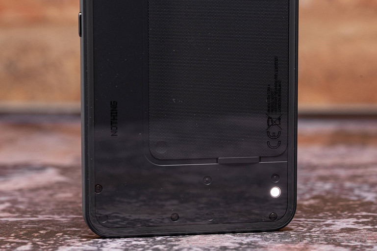 GSMArena опубликовал предварительный обзор Nothing Phone (3a) Lite — топ за свои деньги