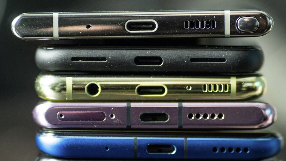 Скоро и на коробках экономить начнут: крупнейшие производители готовятся убрать USB-кабели из комплектации смартфонов