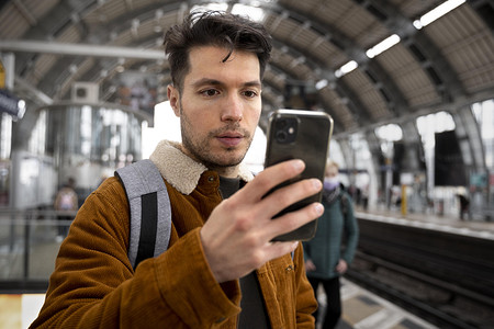 Блокировка российских сим-карт после возвращения из-за границы: как это работает?