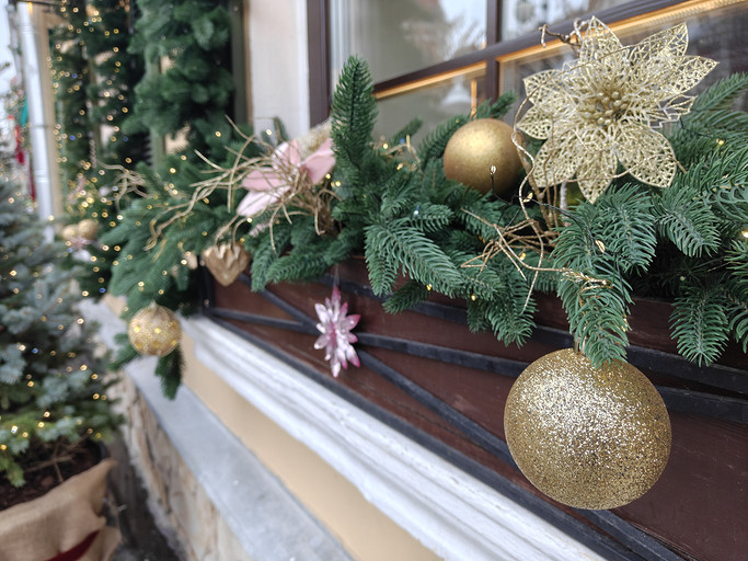 Обзор смартфона OnePlus 15: топовый чип и гейминг на частоте 165 Гц