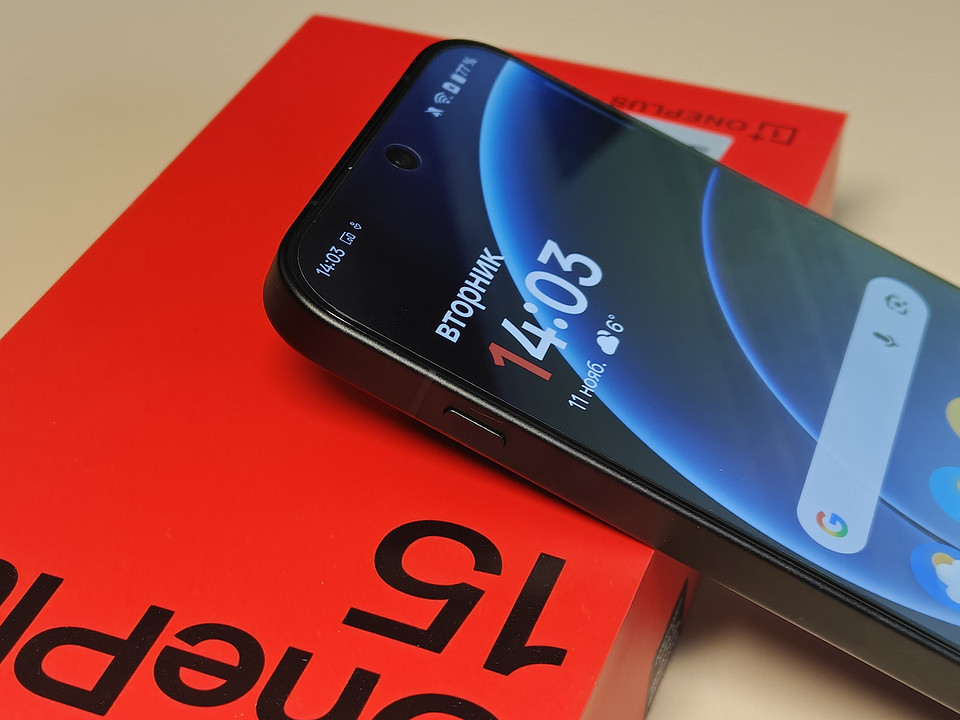 Обзор смартфона OnePlus 15: топовый чип и гейминг на частоте 165 Гц