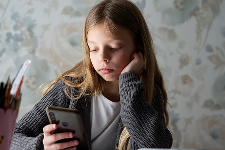 Сколько времени можно проводить ребенку с гаджетами?