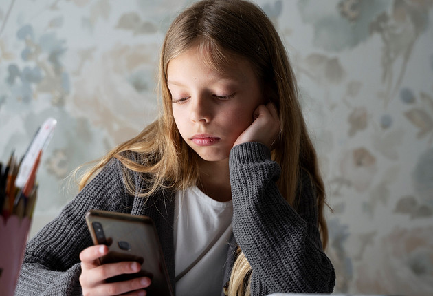 Сколько времени можно проводить ребенку с гаджетами?