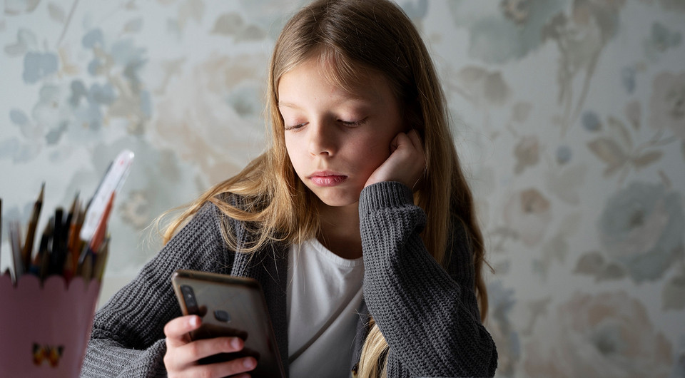 Сколько времени можно проводить ребенку с гаджетами?