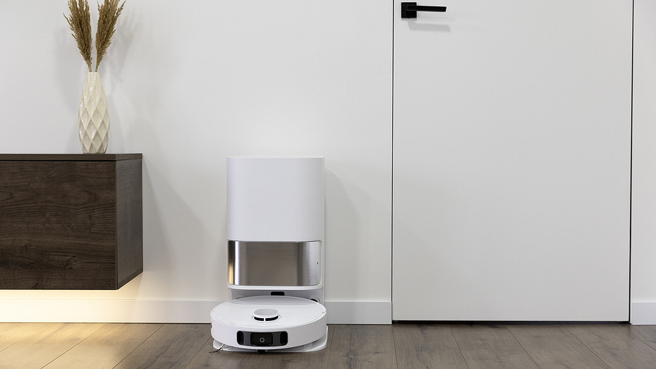 Бюджетные роботы-пылесосы со станциями самообслуживания