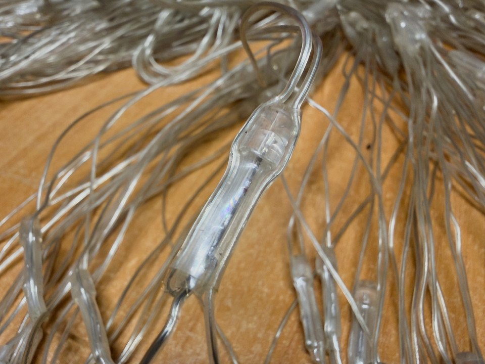 Как найти обрыв в гирлянде — ищем перегоревшую лампочку или неисправный провод Как найти обрыв в гирлянде — ищем перегоревшую лампочку или неисправный провод