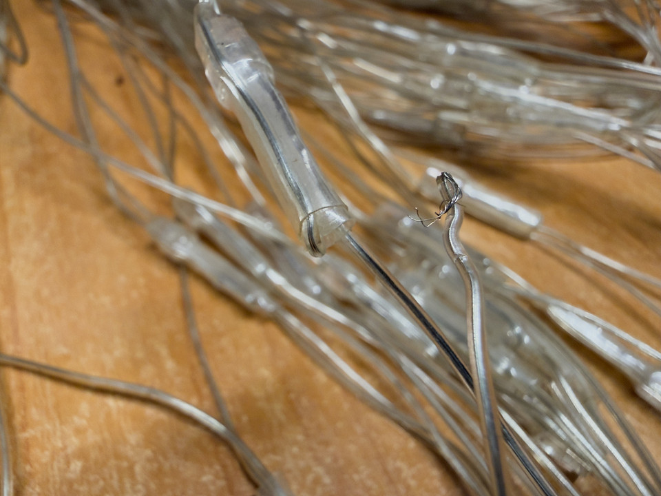 Как найти обрыв в гирлянде — ищем перегоревшую лампочку или неисправный провод Как найти обрыв в гирлянде — ищем перегоревшую лампочку или неисправный провод