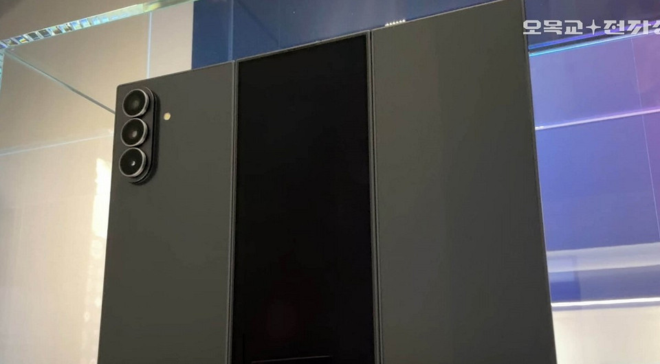 Складной суперфлагман Samsung Galaxy Z TriFold впервые показали на видео