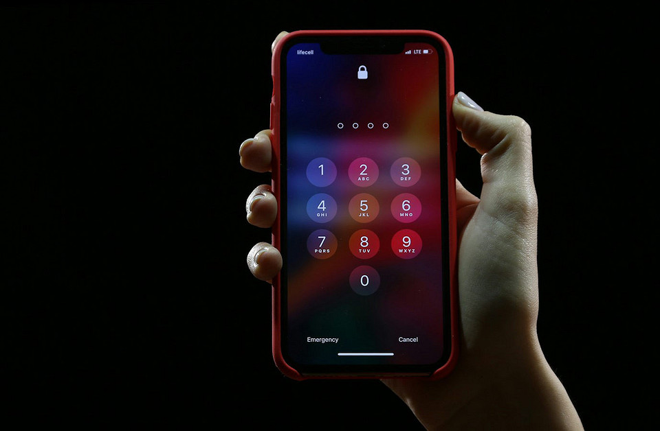 PIN-код, отпечаток или сканирование лица: какой способ разблокировки надежнее? PIN-код, отпечаток или сканирование лица: какой способ разблокировки надежнее?