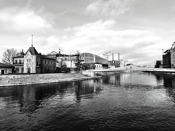 Обзор realme GT8 Pro — топовый чип, телевик на 200 Мп и сменные накладки для камер