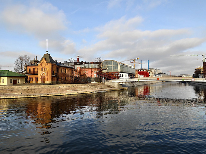 Обзор realme GT8 Pro — топовый чип, телевик на 200 Мп и сменные накладки для камер