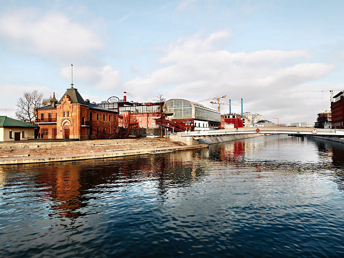 Обзор realme GT8 Pro — топовый чип, телевик на 200 Мп и сменные накладки для камер