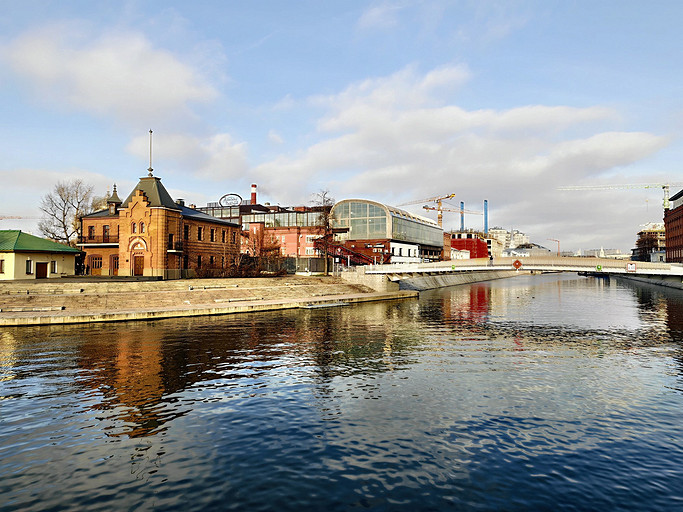 Обзор realme GT8 Pro — топовый чип, телевик на 200 Мп и сменные накладки для камер