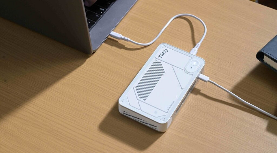 Tiiny AI показала карманный суперкомпьютер для ИИ, который тянет миллиарды языковых моделей локально