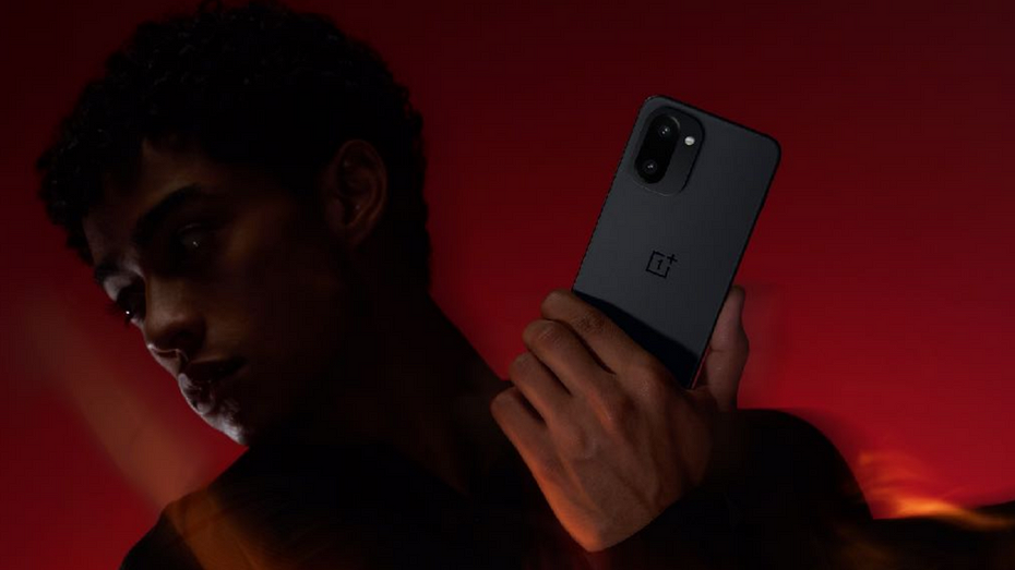 Представлен OnePlus 15R первый смартфон на глобальном рынке с чипом Snapdragon 8 Gen 5