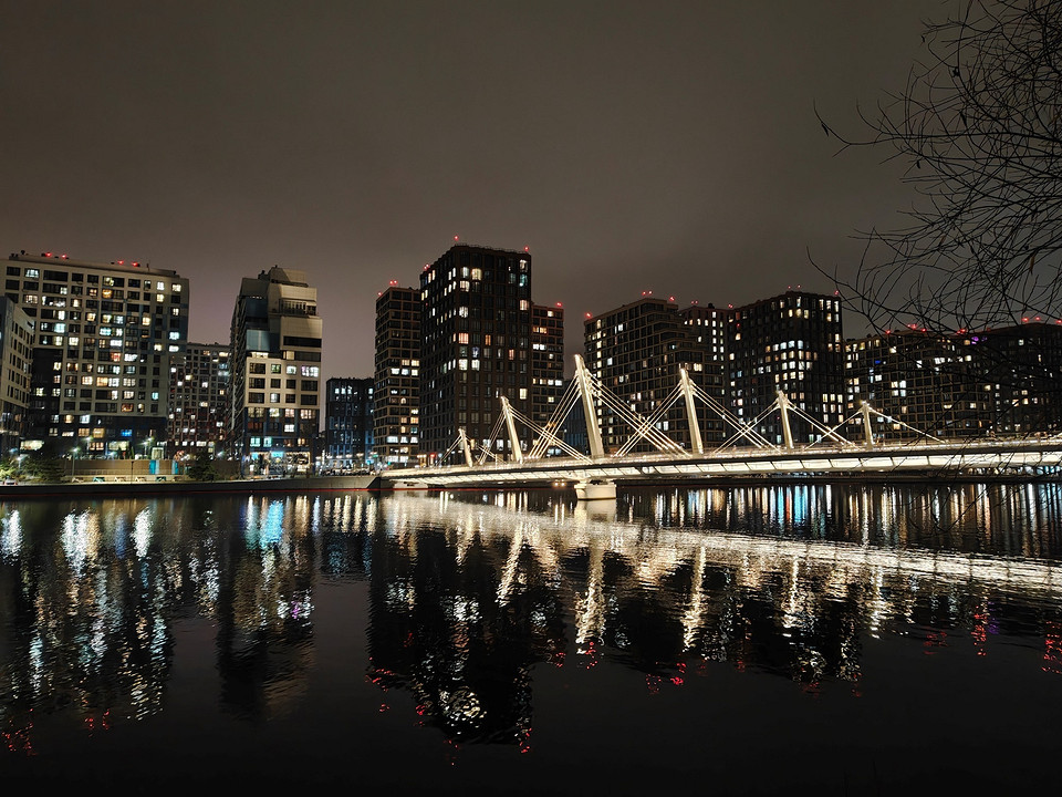 Обзор realme GT8 Pro — топовый чип, телевик на 200 Мп и сменные накладки для камер