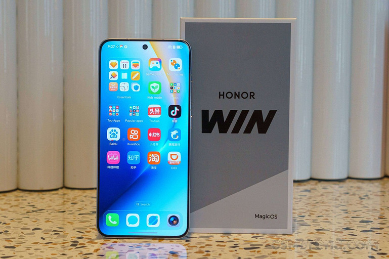 GSMArena опубликовал предварительный обзор смартфона HONOR Win с аккумулятором на 10 000 мА*ч