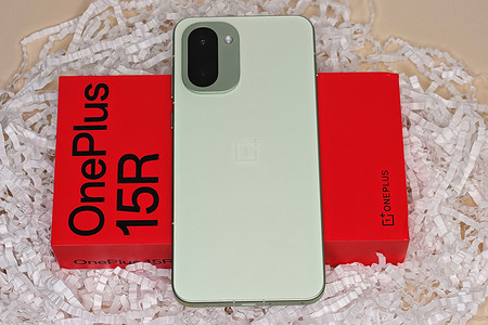 Обзор смартфона OnePlus 15R: не потерял главных достоинств