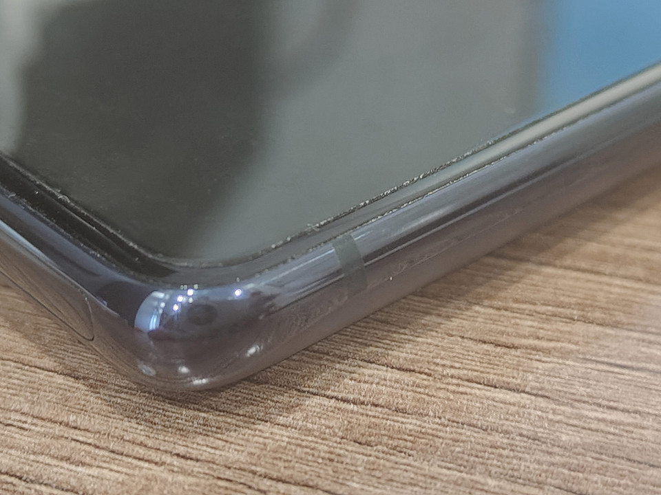 Полоски на гранях смартфонов: что это такое и зачем они нужны