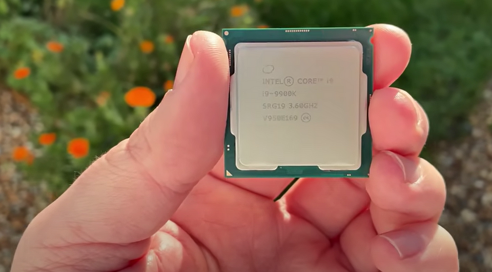 Флагманский процессор 2018 года Intel Core i9-9900K протестировали в декабре 2025 года