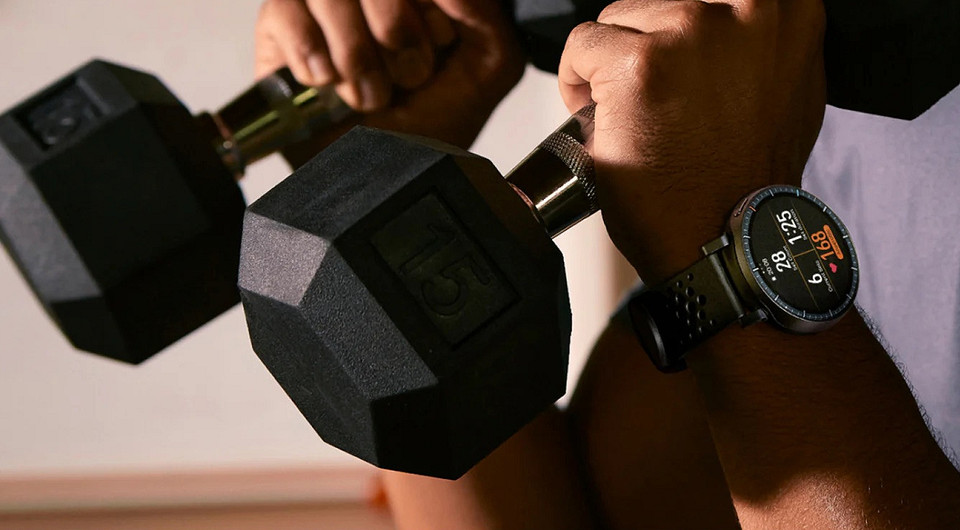 Внезапно: вышли Amazfit Active Max с AMOLED-экраном на 3000 нит и автономностью до 25 дней